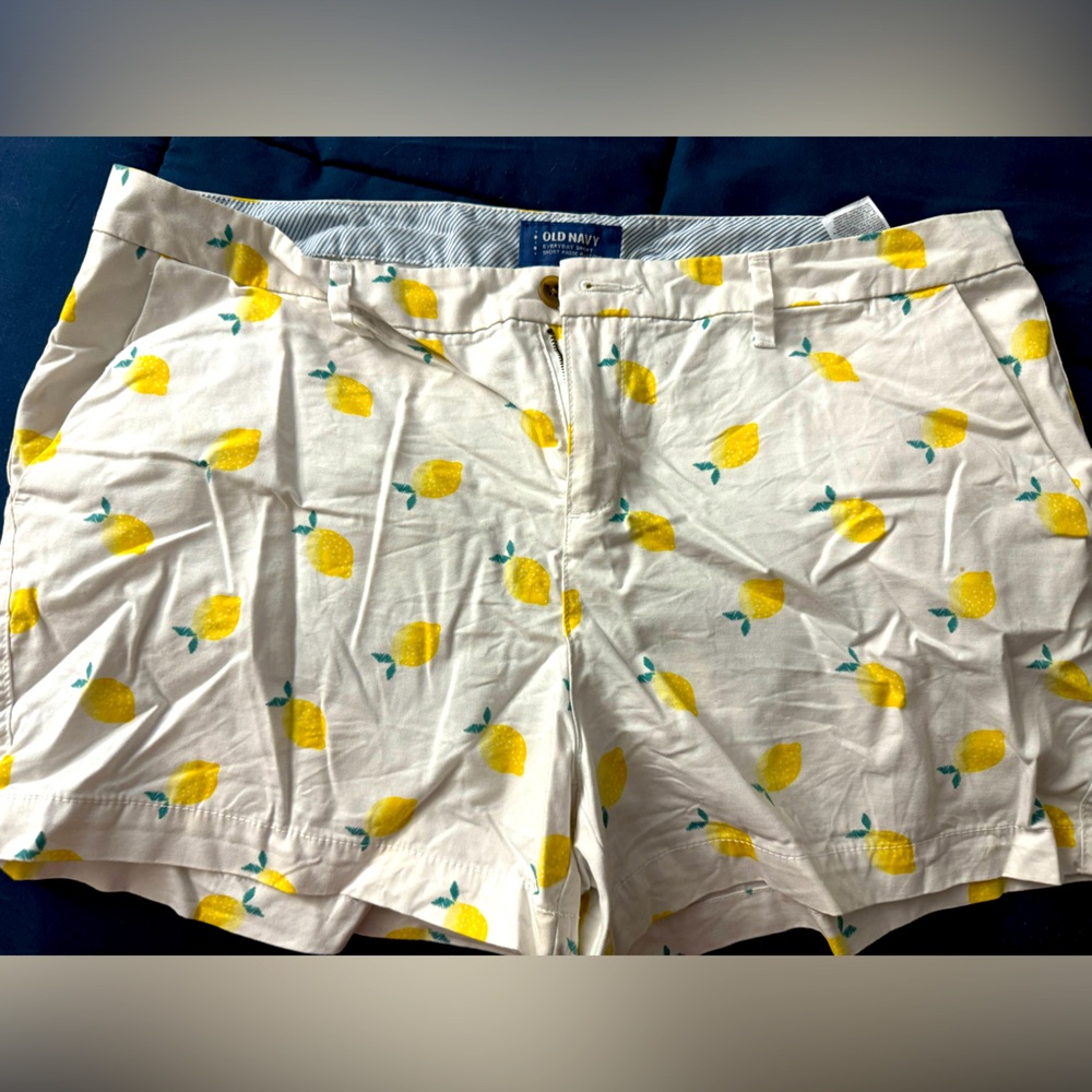 Old navy size 14 lemon shorts